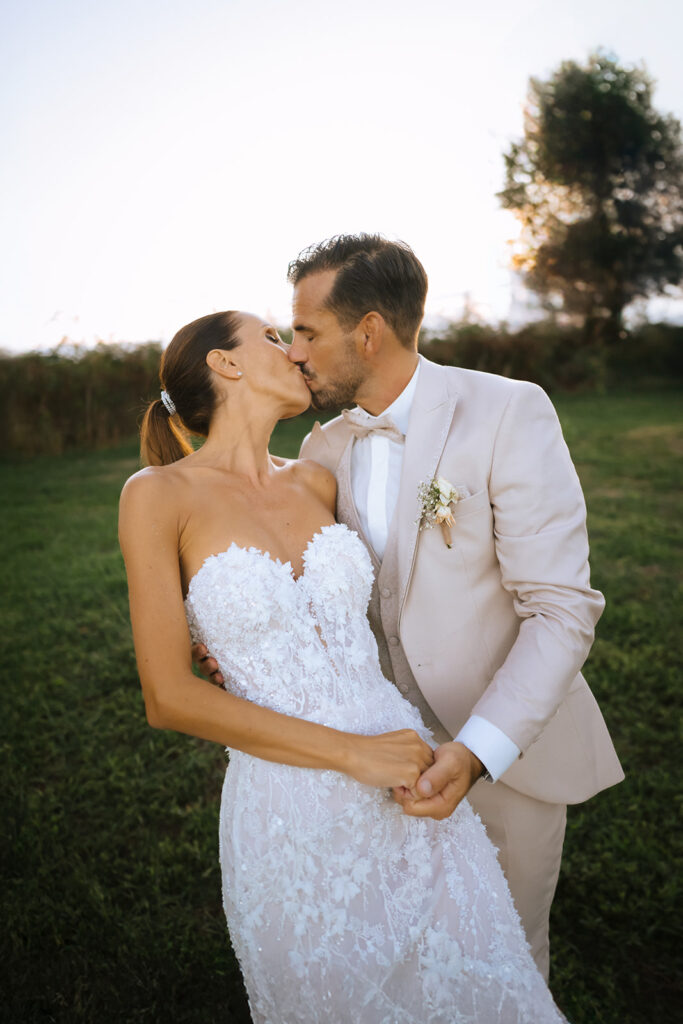 Photographe de mariage Beaujolais Bar à Paillettes